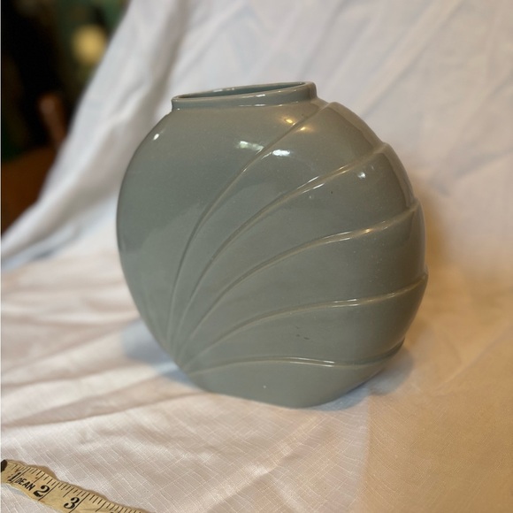 Vintage Art Deco Gray Round Ceramic Vase - Picture 3 of 8